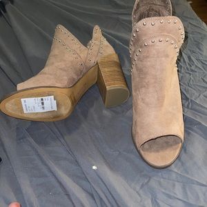 Brand new Report suede open toe booties in a tan color